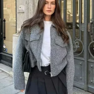 TRZA Women Fashion Patch Pockets With Flaps Cropped Jacket Coat Vintage Long Sleeve Front Zipper Female Outerwear Chic Tops